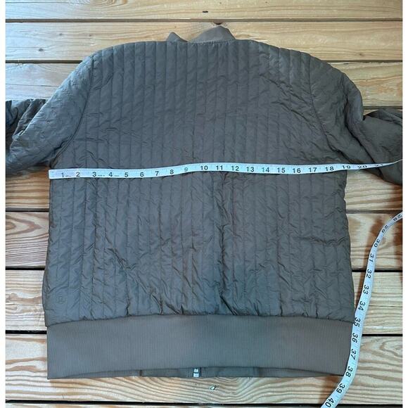 NEW $198 Lululemon Reversible Insulated Bomber Jacket Size 6 Women's Olive - Picture 10 of 11
